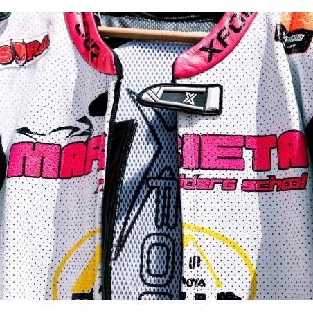 MONO XFOUR NIÑO MODELO MARIETA x MIR RACING ROSA FLUOR