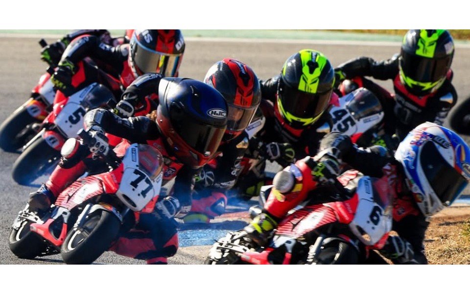 CAMPILLOS DISFRUTÓ A LO GRANDE DEL TALENTO DE LOS JÓVENES PILOTOS DE LA MIR RACING CUP