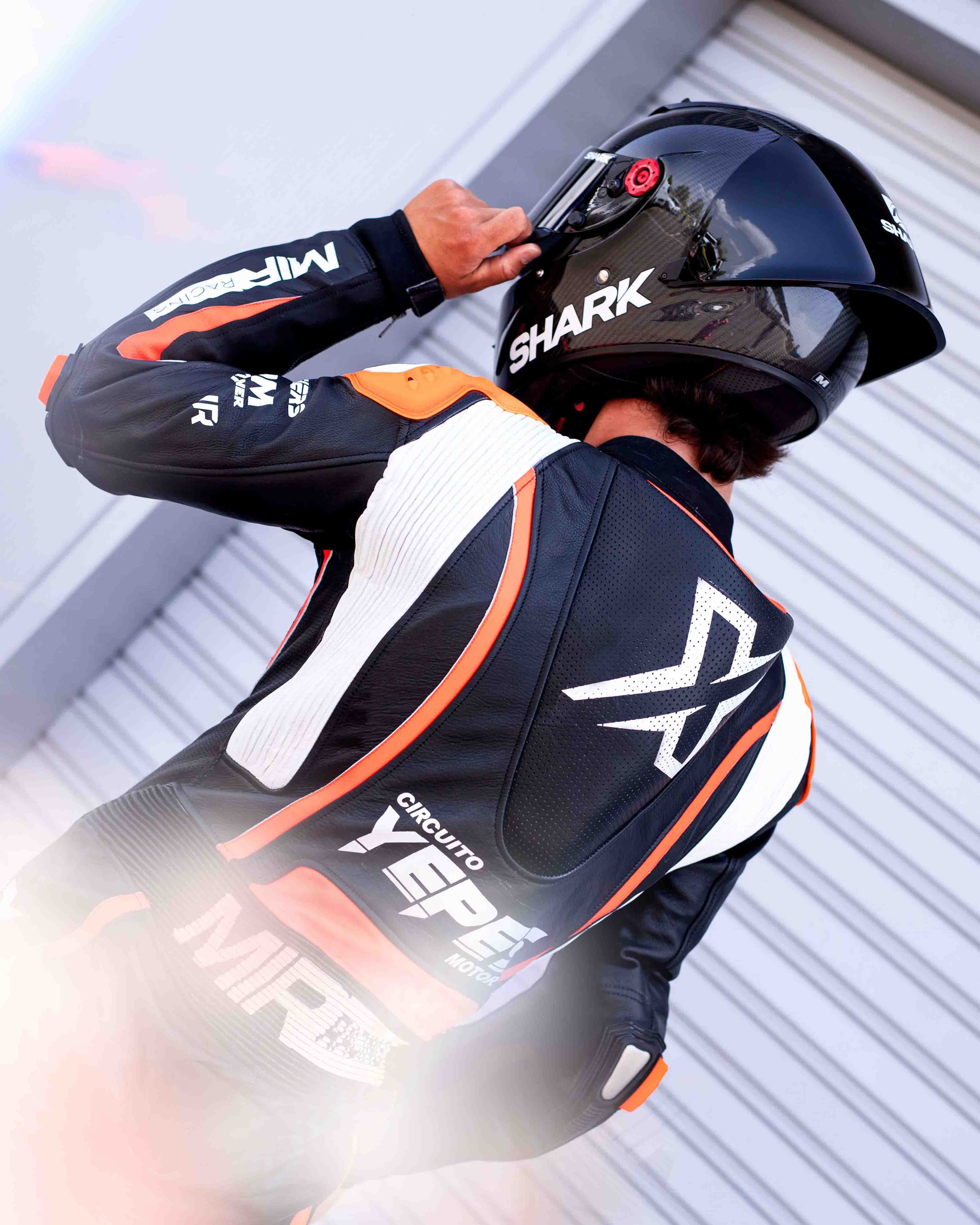 MONO XFOUR YEPES NARANJA