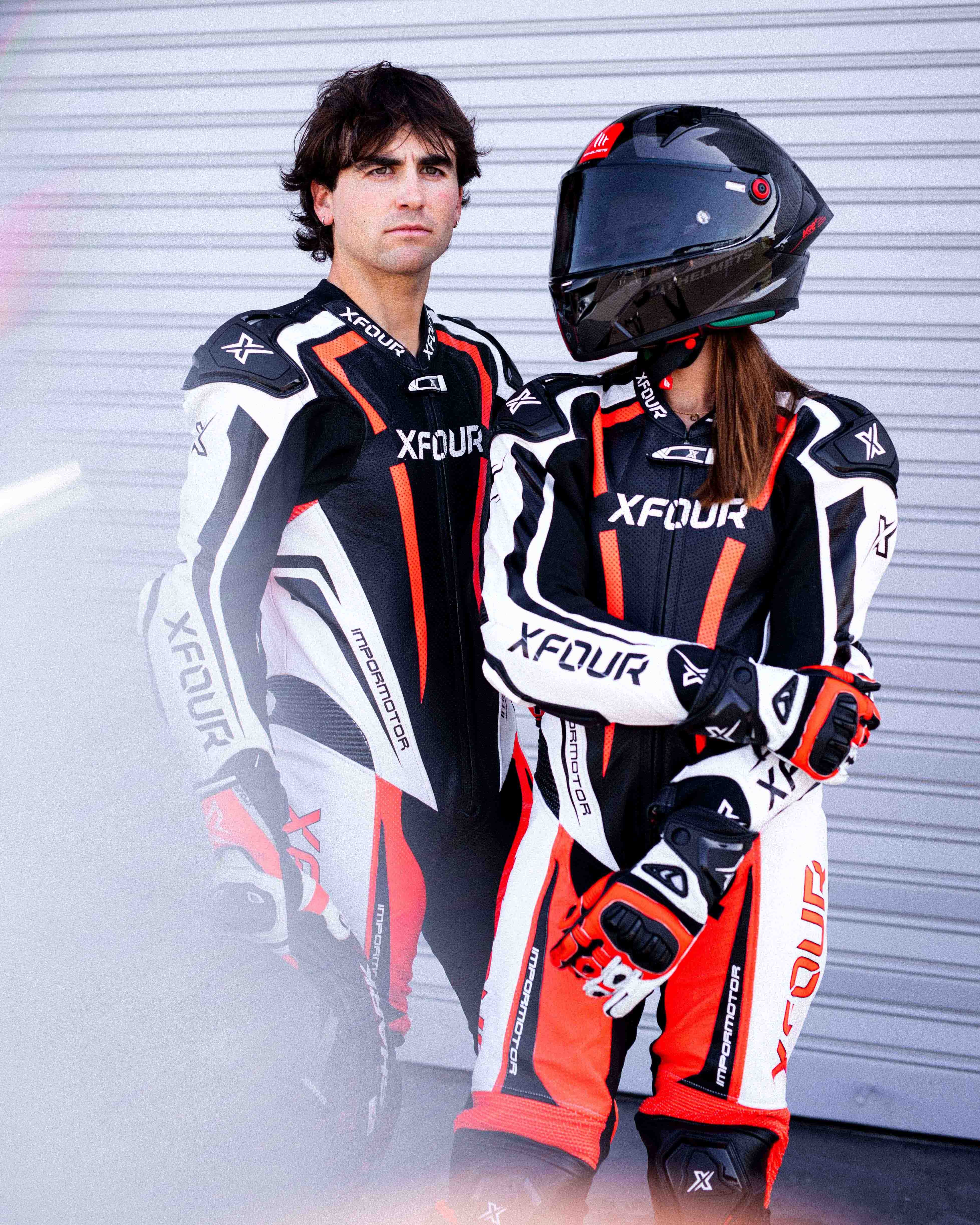 MONO XFOUR ROJO FLUOR BLANCO/NEGRO